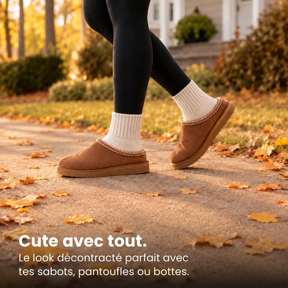Bas Jurelo crème portés avec des sabots, en automne